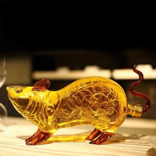 Bình thủy tinh đựng rượu tuổi tý phong thủy